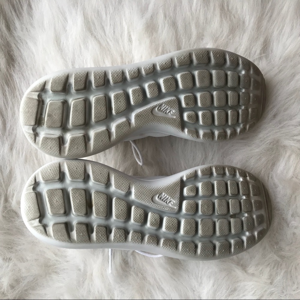 Nike Roshes - Picture 6 of 7